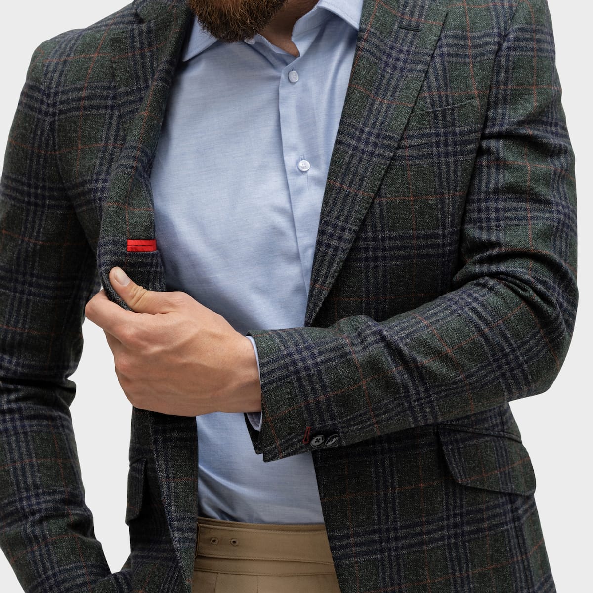 Fotky košilí na míru se štítkem Bespoken